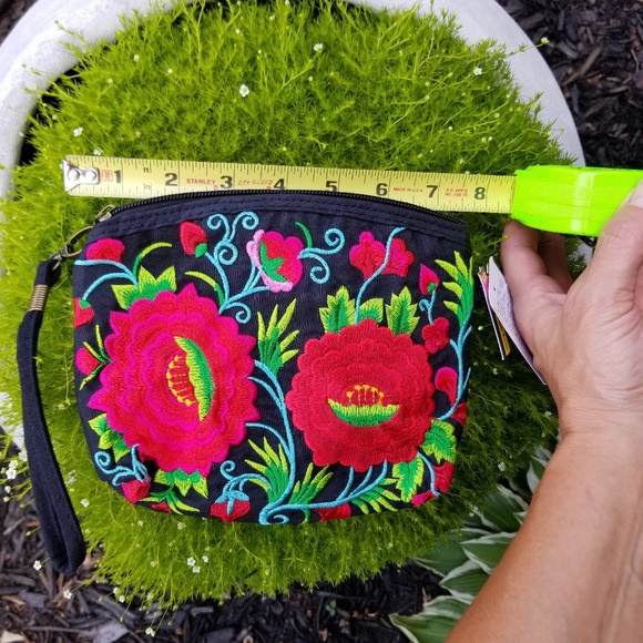 💜 Bright Floral Zippered Pocket Clutch💚 - Picture 7 of 7